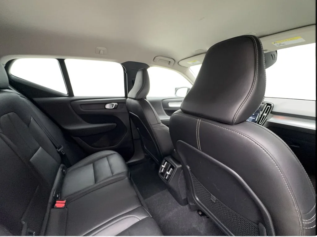 Used 2021 Black Volvo Momentum image 26