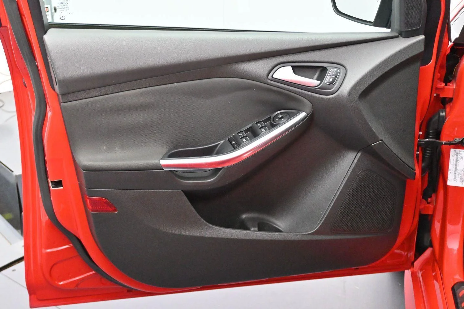 Used 2016 Race Red Ford ST image 10