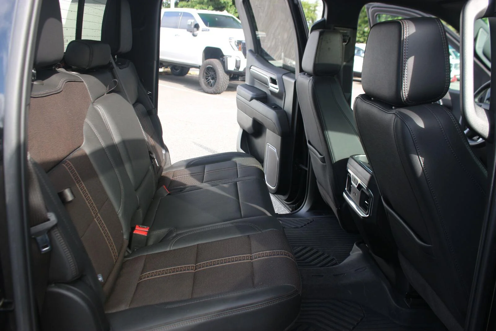 Used 2024 Black Chevrolet High Country image 38
