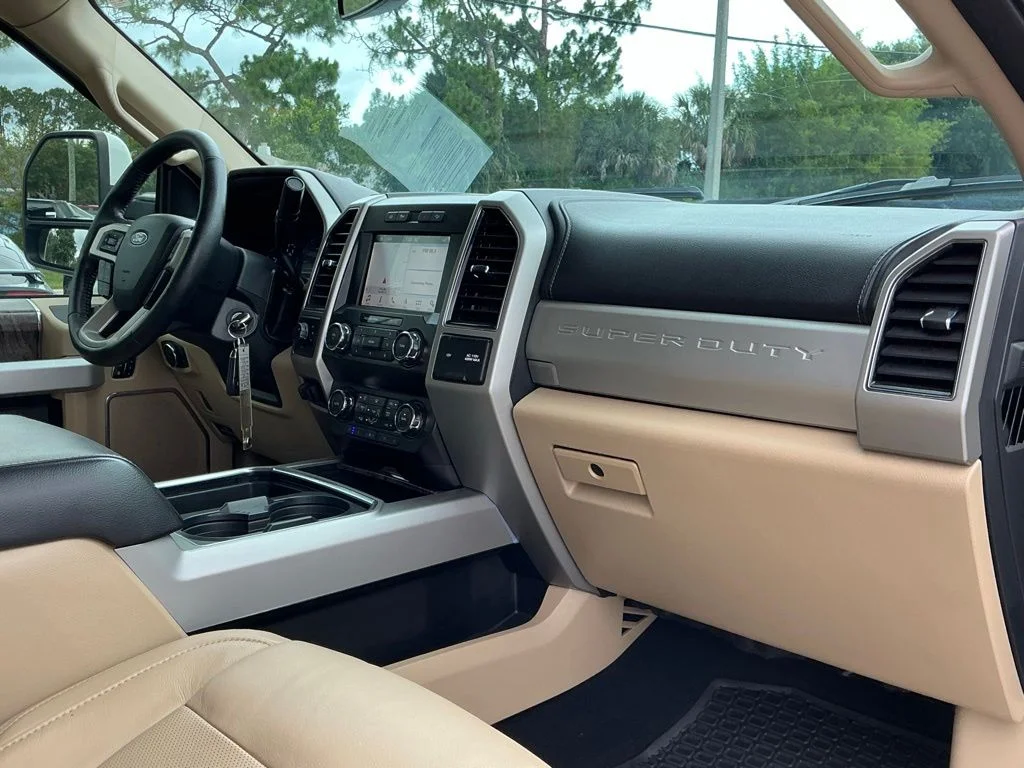 Used 2019 White Ford Lariat image 24