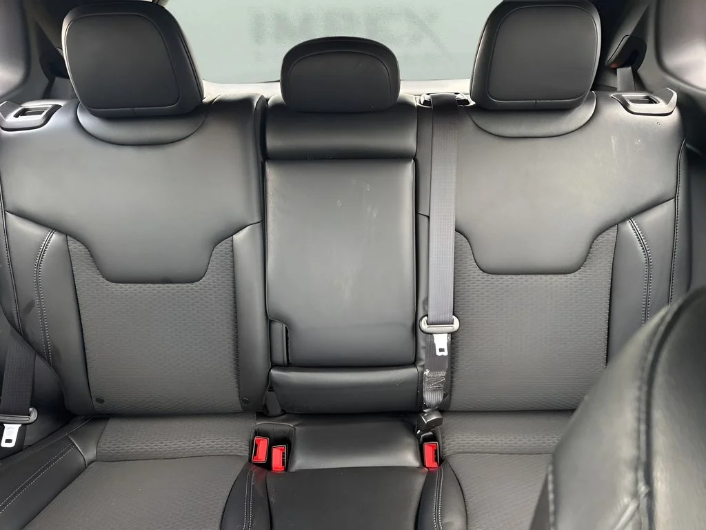 Used 2025 Red Jeep Latitude image 10