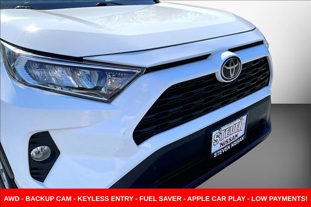 Used 2020 White Toyota XLE image 37