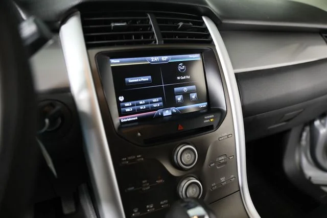 Used 2014 Silver Ford SEL image 9