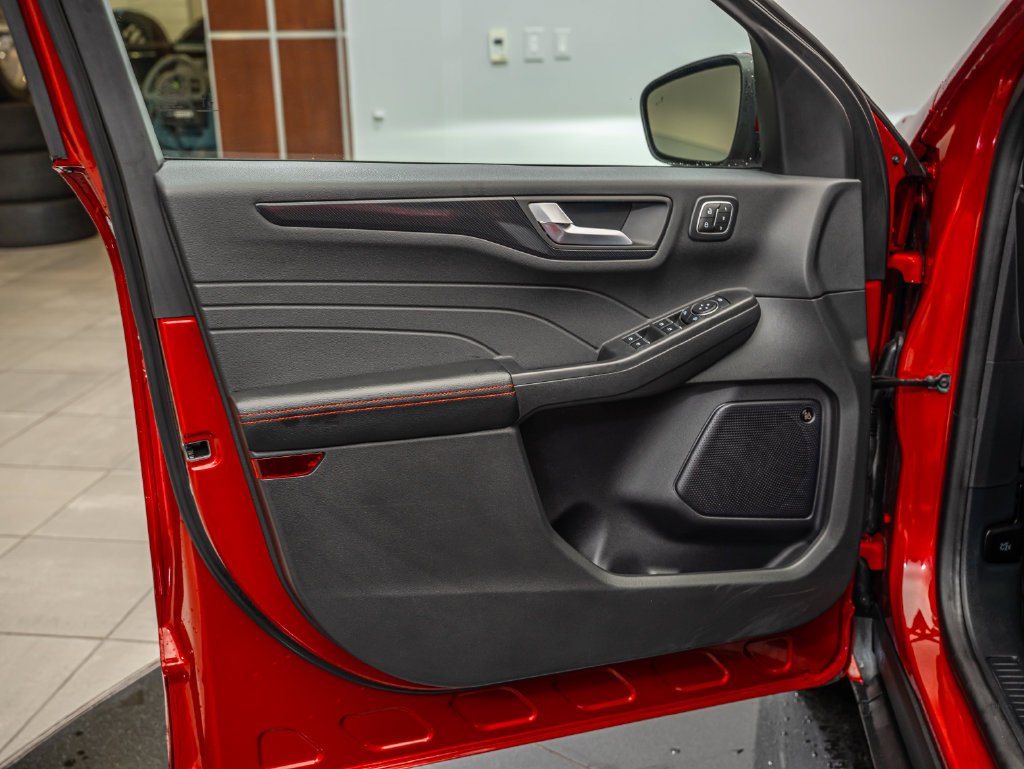 Used 2024 Rapid Red Metallic Tinted Clearcoat Ford ST-Line Elite image 17