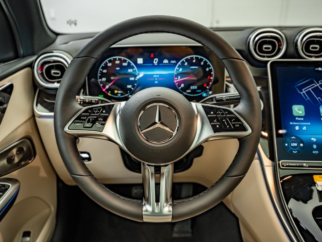 New 2027 Polar White Mercedes-Benz GLC 300 image 24