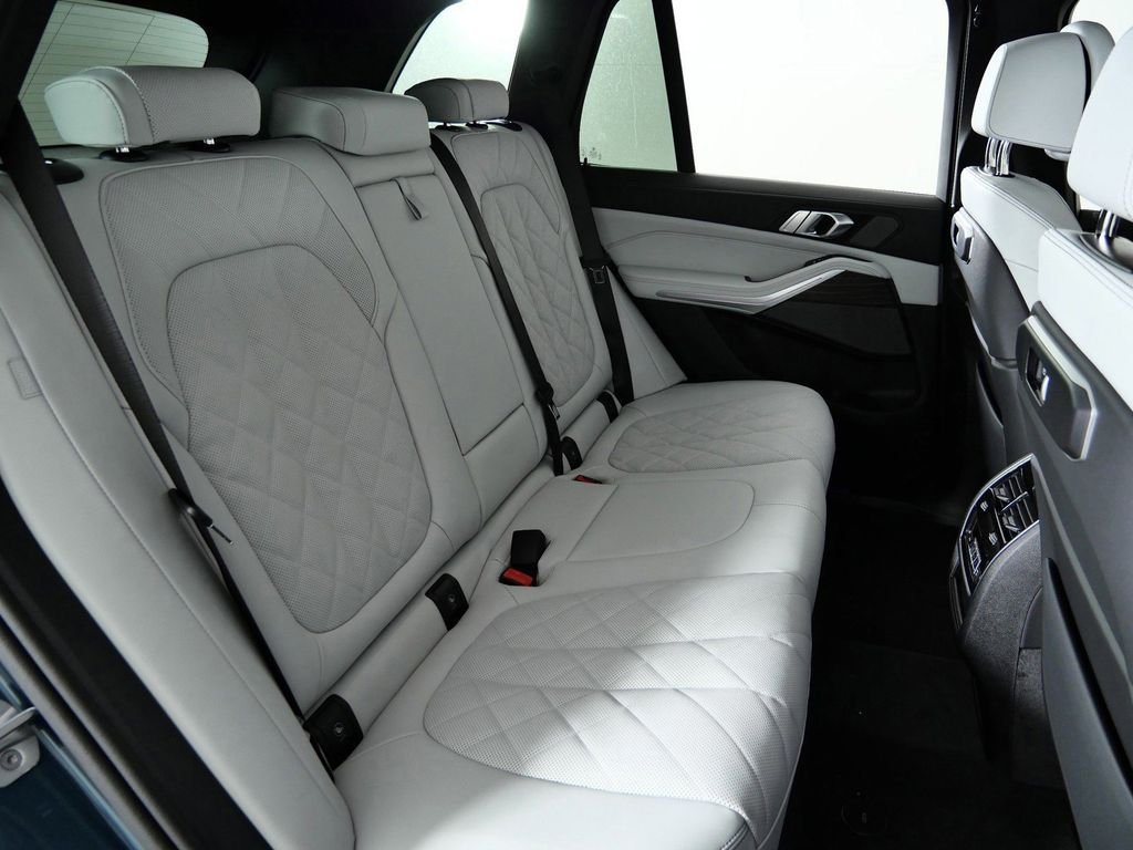 Used 2026 Blue Ridge Mountain Metallic BMW xDrive40i image 28