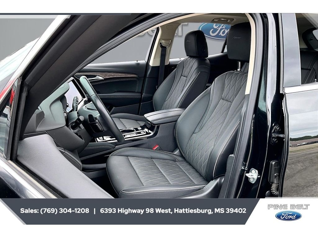 Used 2023 Ebony Twilight Metallic Buick Avenir image 18