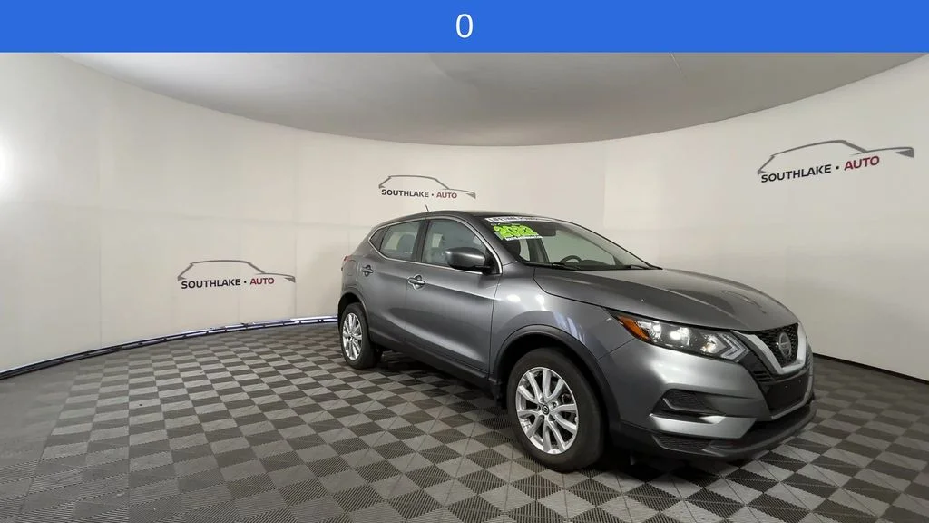 Used 2022 Gray Nissan S image 4