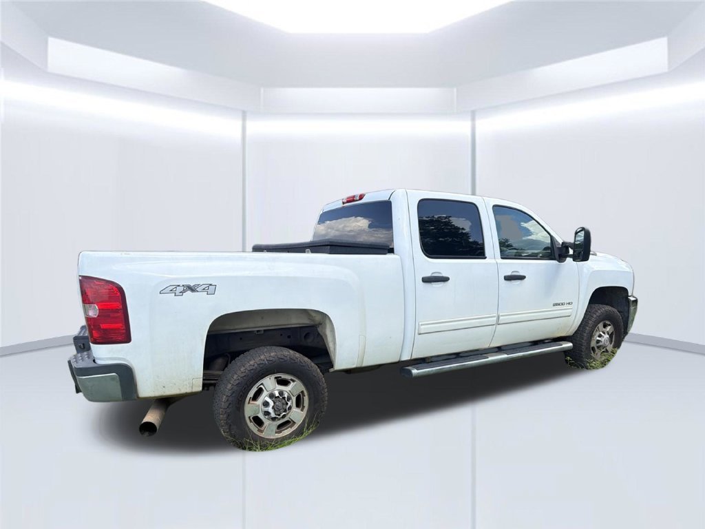 Used 2013 White Chevrolet LT image 11