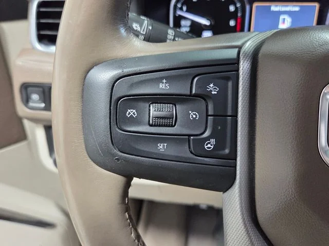 Used 2021 White GMC Denali image 29