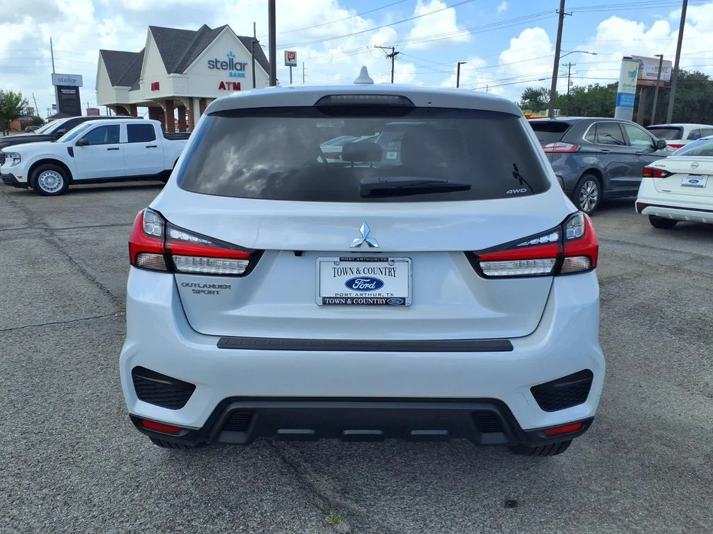 Used 2026 White Mitsubishi 2.0 SE image 6