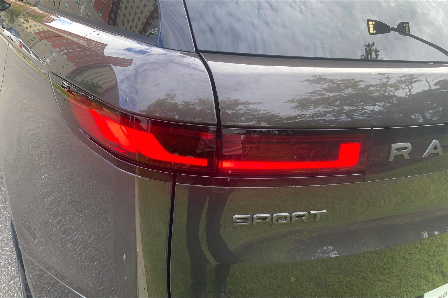 New 2027 Charente Grey Land Rover SE image 14
