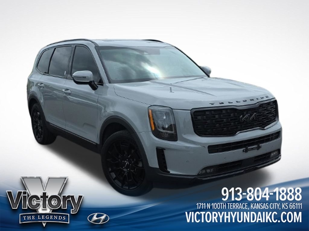 Used 2022 Gray Kia SX image 3