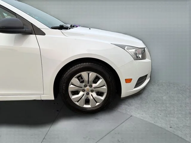 Used 2014 White Chevrolet LS image 32