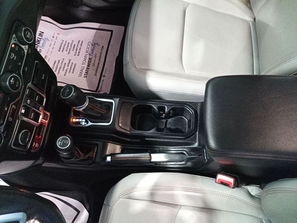 Used 2020 Gray Jeep Mojave image 25