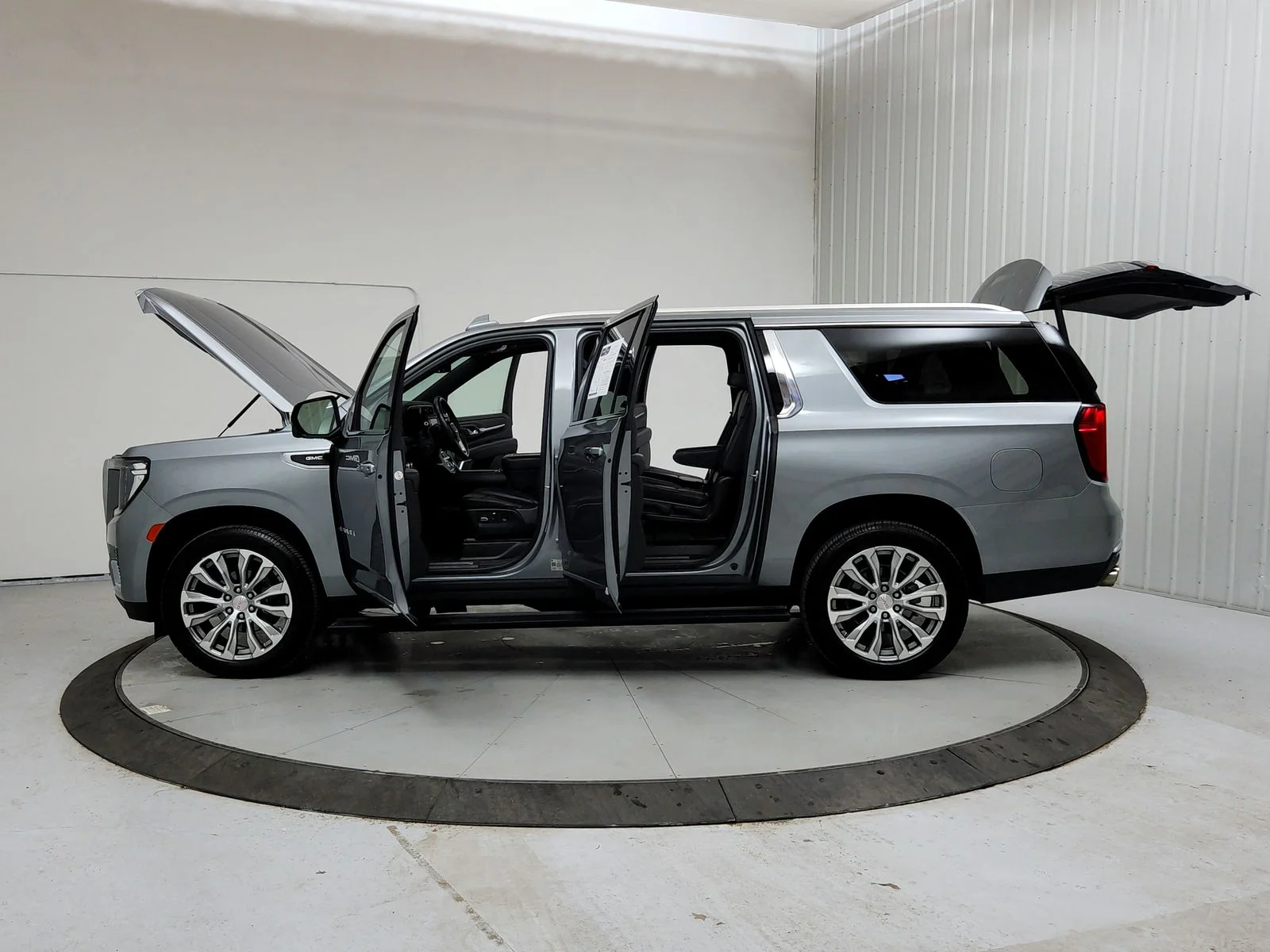 Used 2023 Sterling Metallic GMC Denali image 14