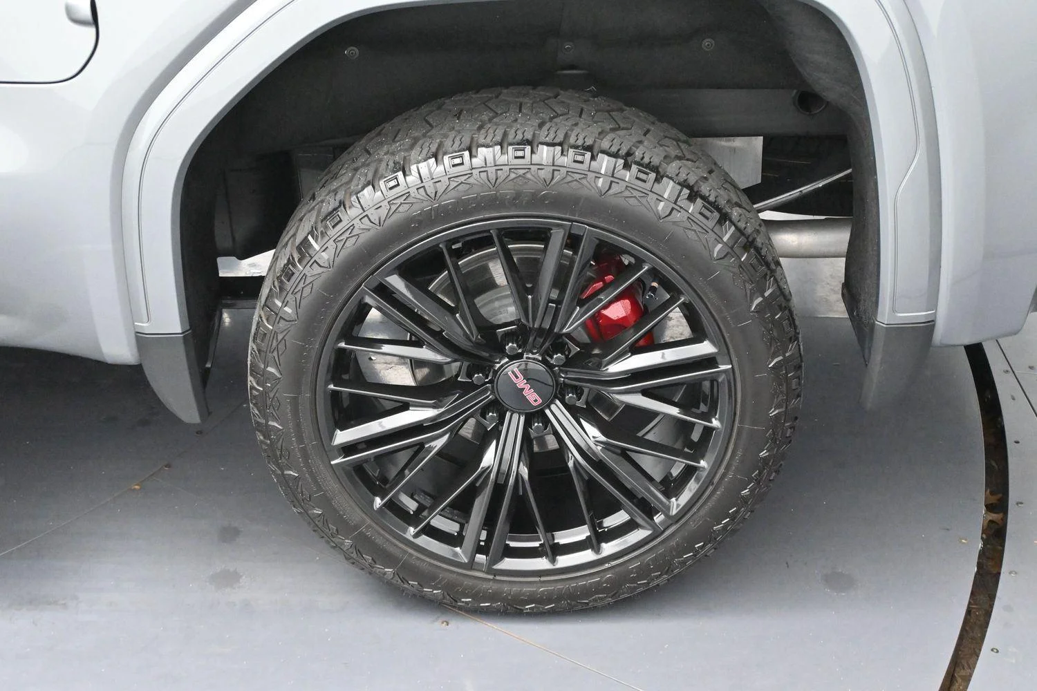 Used 2026 Sterling Metallic GMC Elevation image 31