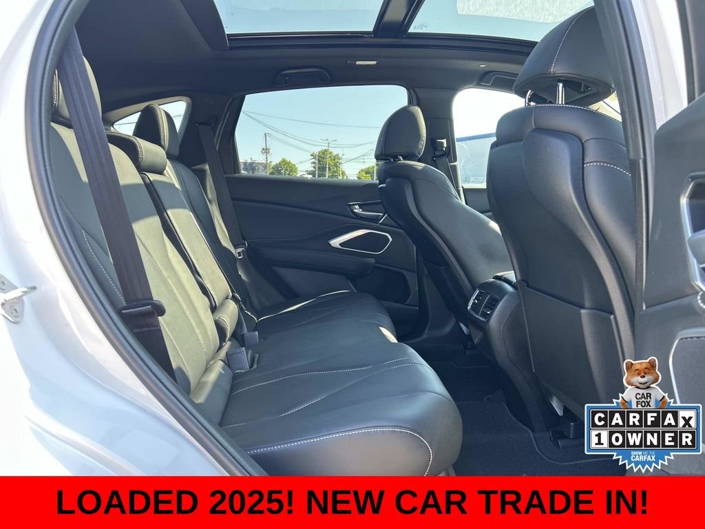 Used 2025  Acura Base image 17