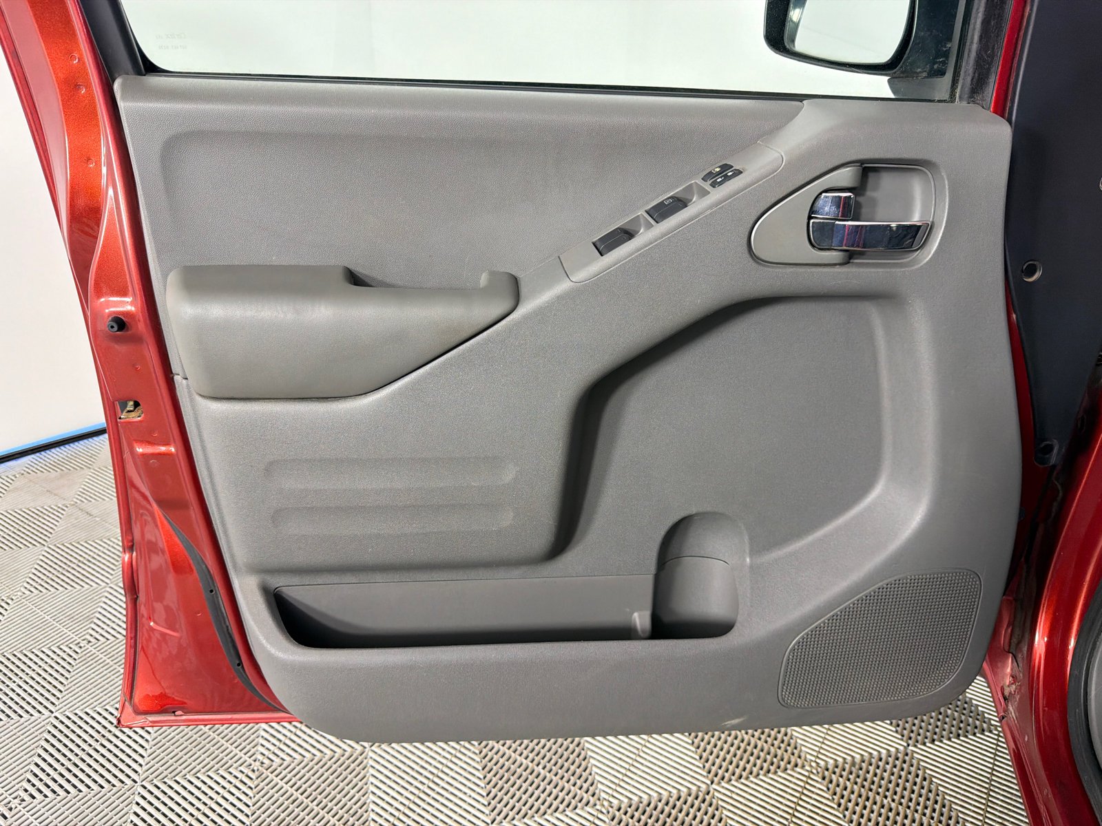 Used 2016 Cayenne Red [Red] Nissan SV image 10