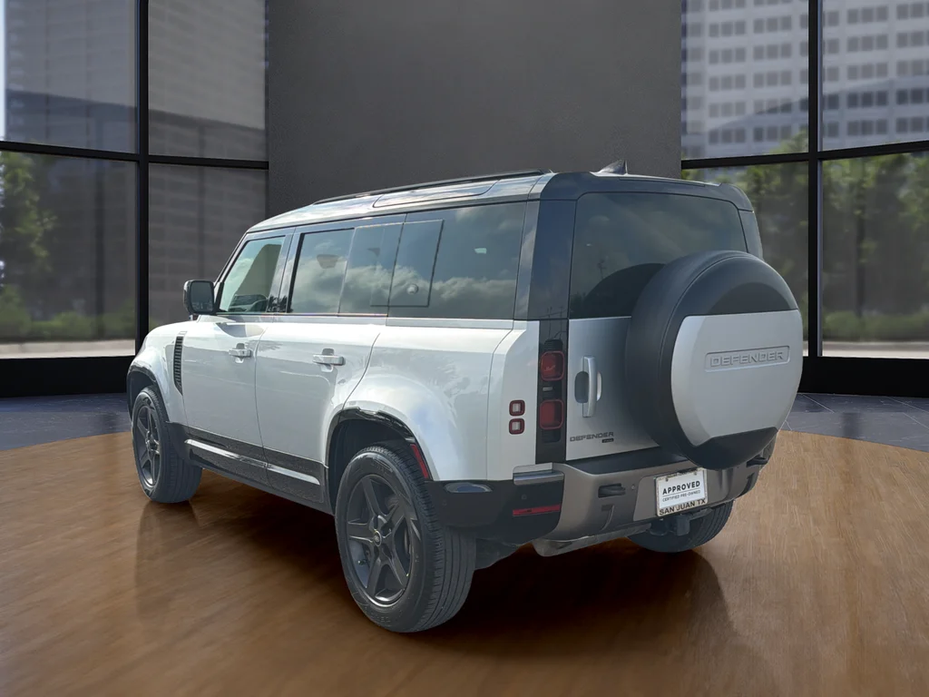 Used 2022 Silver Land Rover X-Dynamic SE image 15