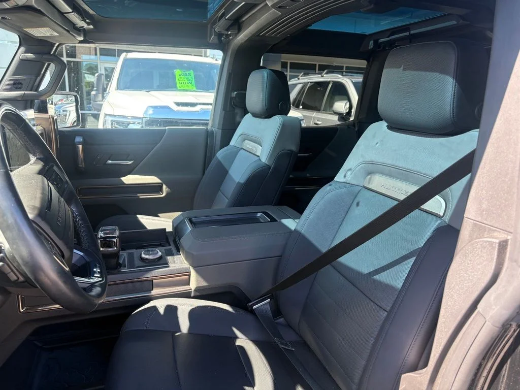 Used 2024 Black GMC 2X image 13