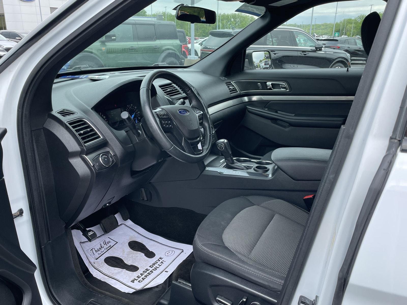 Certified Used 2018 Oxford White Ford XLT image 9