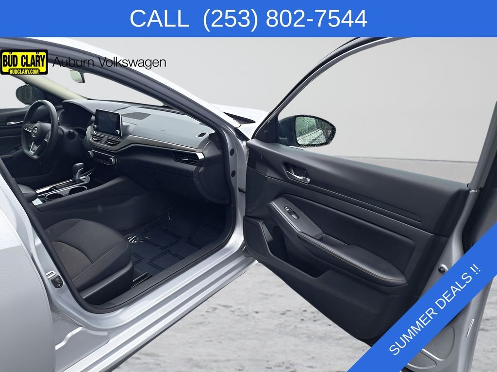 Used 2024 Silver Nissan 2.5 SV image 18