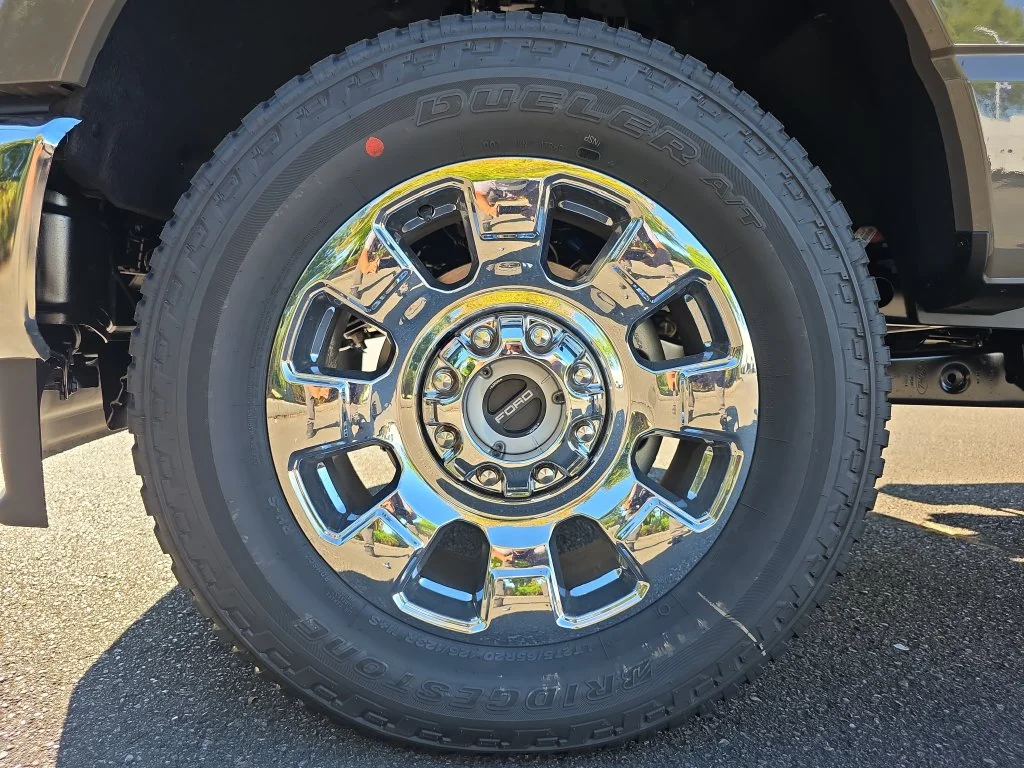 New 2026 Gray Ford Lariat image 31