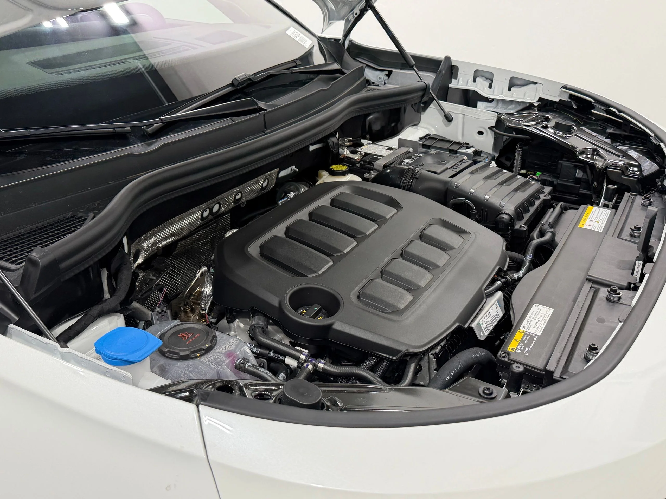 New 2026 White Volkswagen SEL R-Line Turbo image 60
