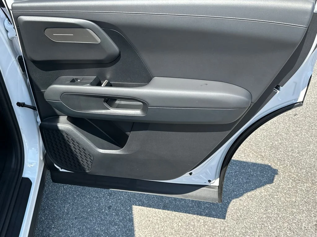 New 2027 White Kia S image 16