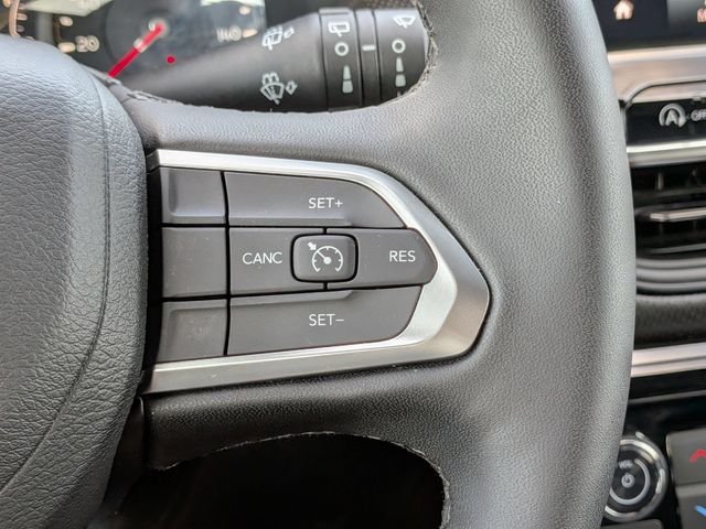 Used 2026 White Jeep Latitude image 26