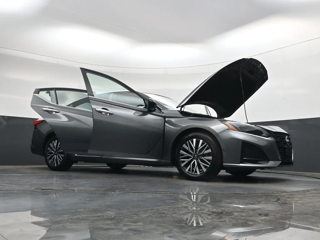 Used 2025 Gray Nissan 2.5 SV image 46