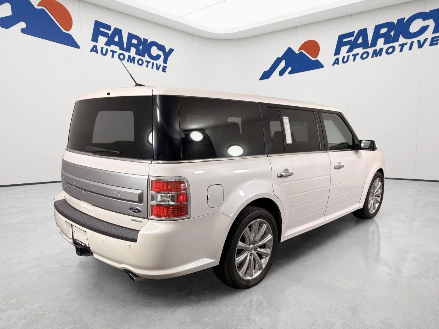 Used 2019 White Platinum Metallic Tri-Coat Ford Limited EcoBoost image 8