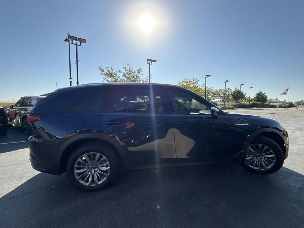 Used 2024 Blue Mazda Preferred image 4