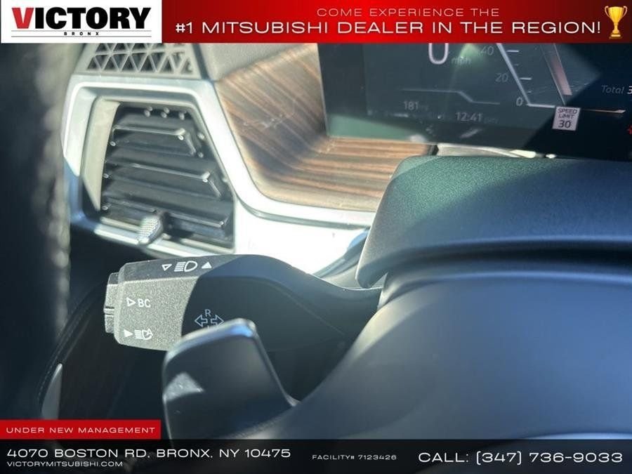 Used 2024 White BMW xDrive40i image 42