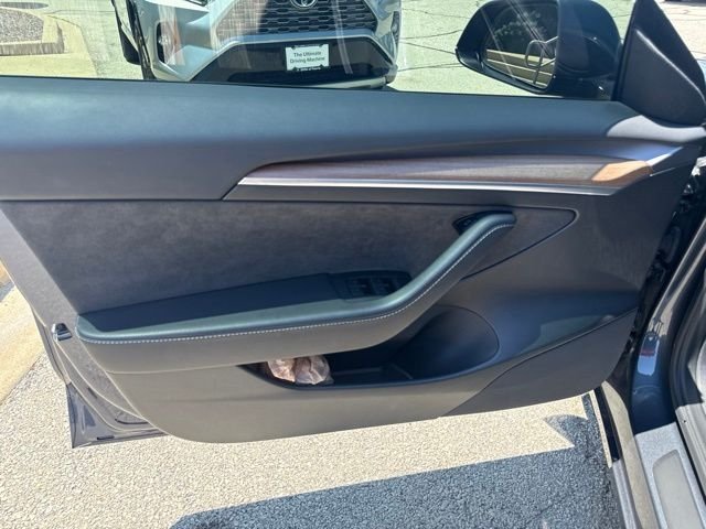 Used 2022  Tesla Performance image 11