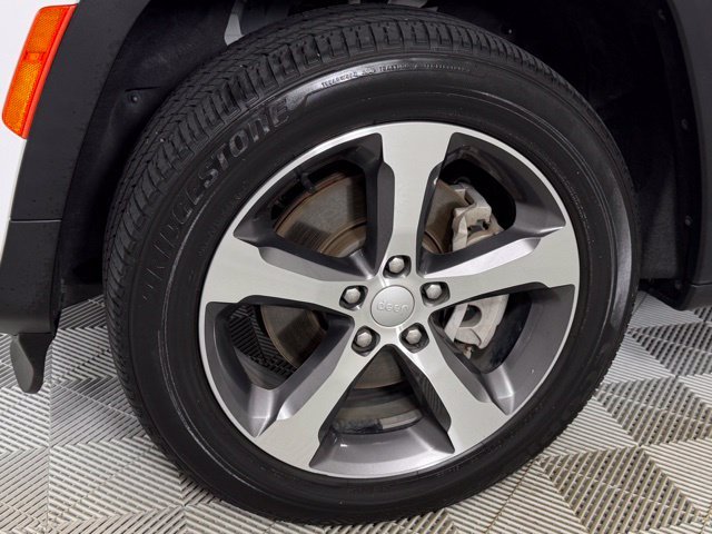 Used 2024 Bright White Clearcoat Jeep Limited image 5
