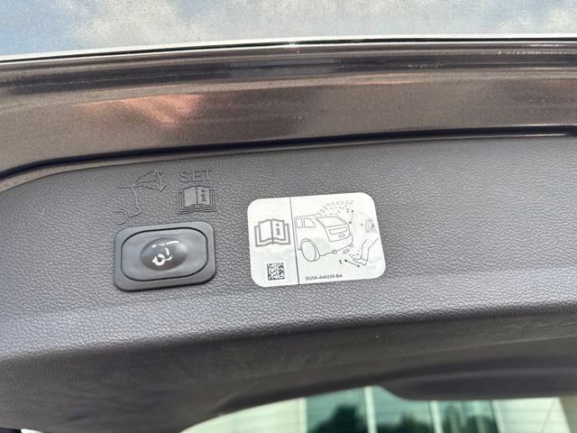 Used 2017 Magnetic Ford Titanium image 6