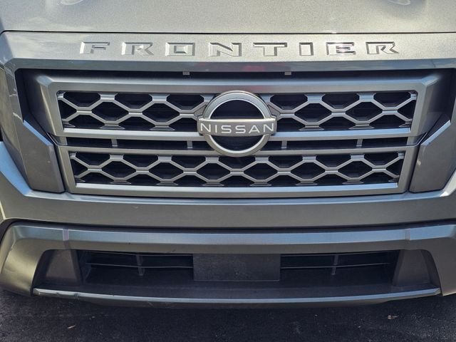 Used 2024 Gray Nissan SV image 4