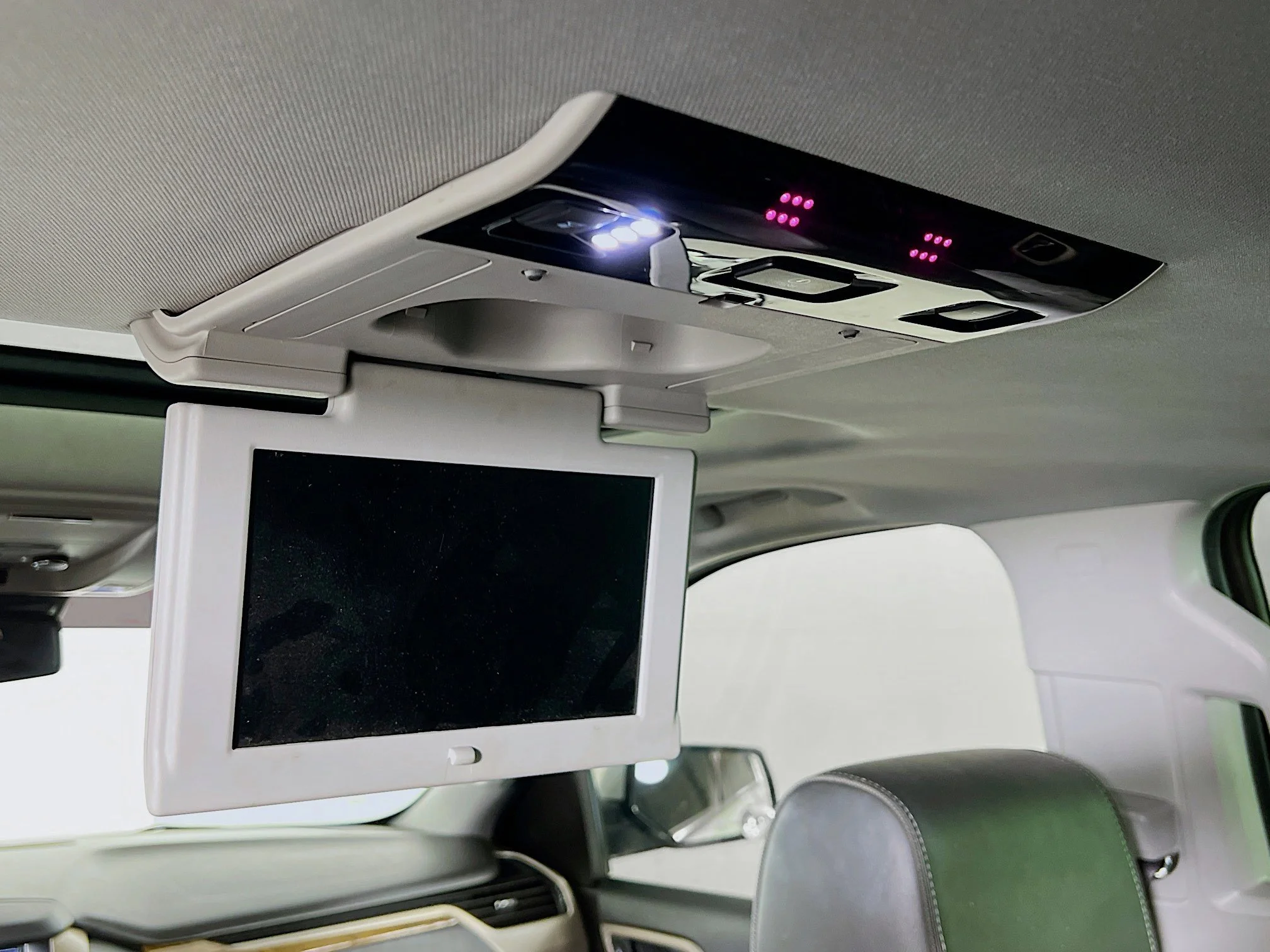 2017 GMC Yukon XL Denali - Photo 28