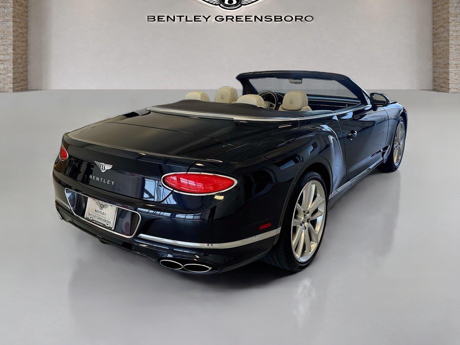 Used 2024 Dark Sapphire Metallic Bentley GT V8 image 10