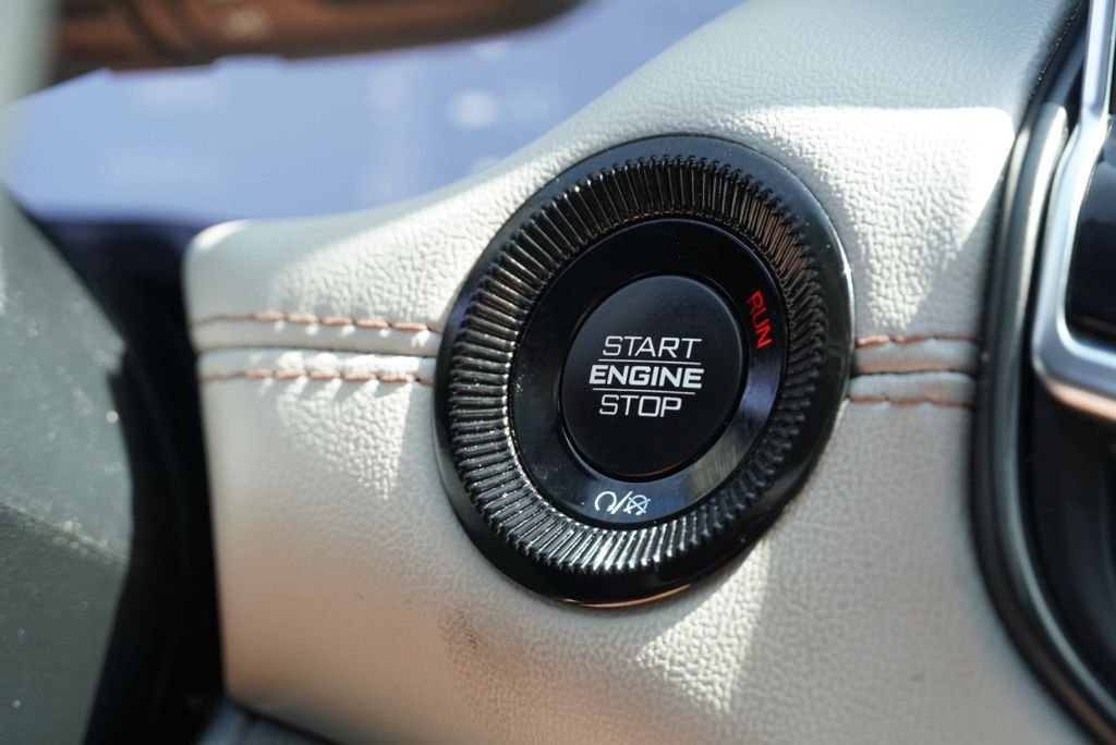 Used 2025 Red Jeep Limited image 29