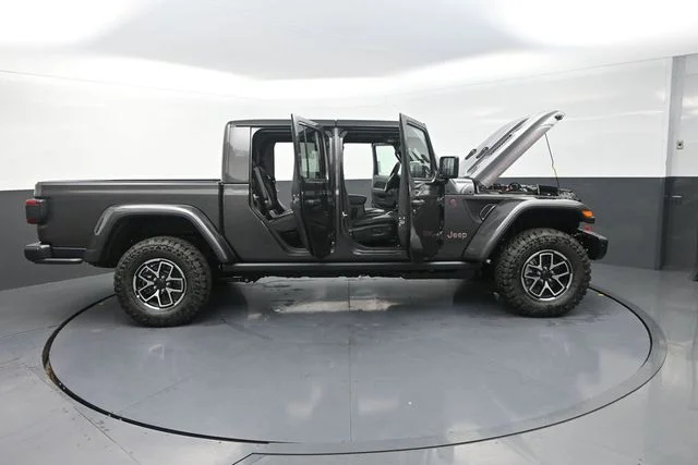 New 2026 Granite Crystal Metallic Clearcoat Jeep Shadow Ops image 37