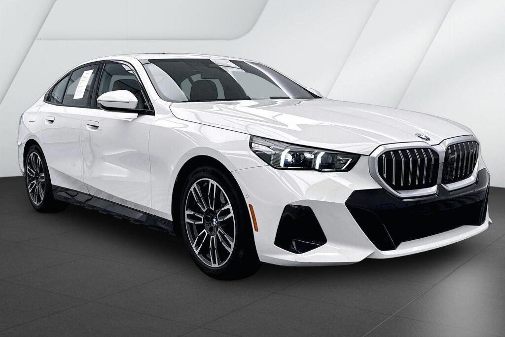 2026 BMW 5 Series 530i xDrive Sedan's photo