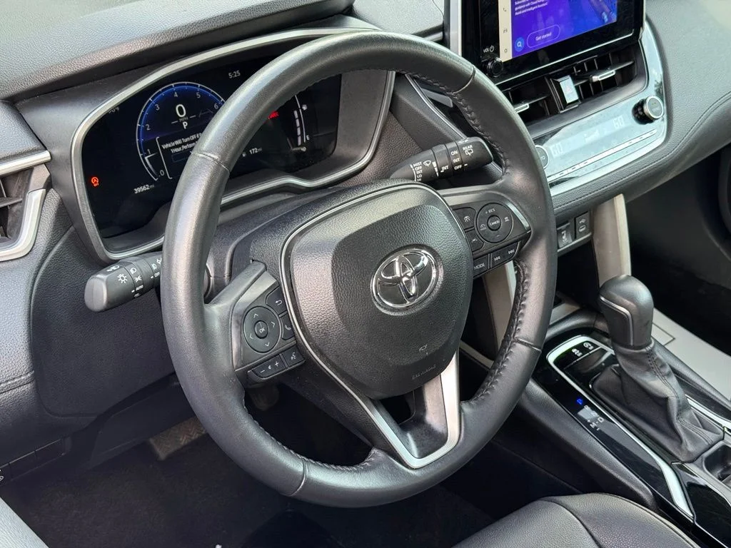 Used 2025 Silver Toyota XLE image 19