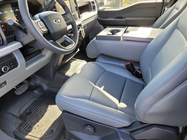 New 2026 Oxford White Ford F-250® XL image 36