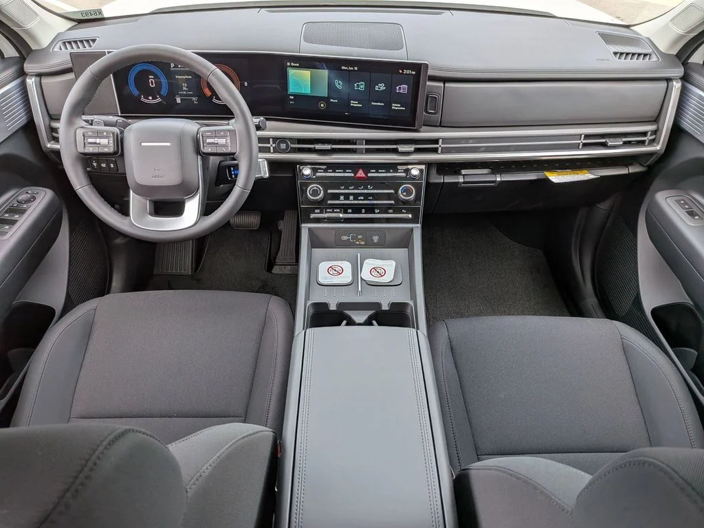 New 2026 White Hyundai SE image 25