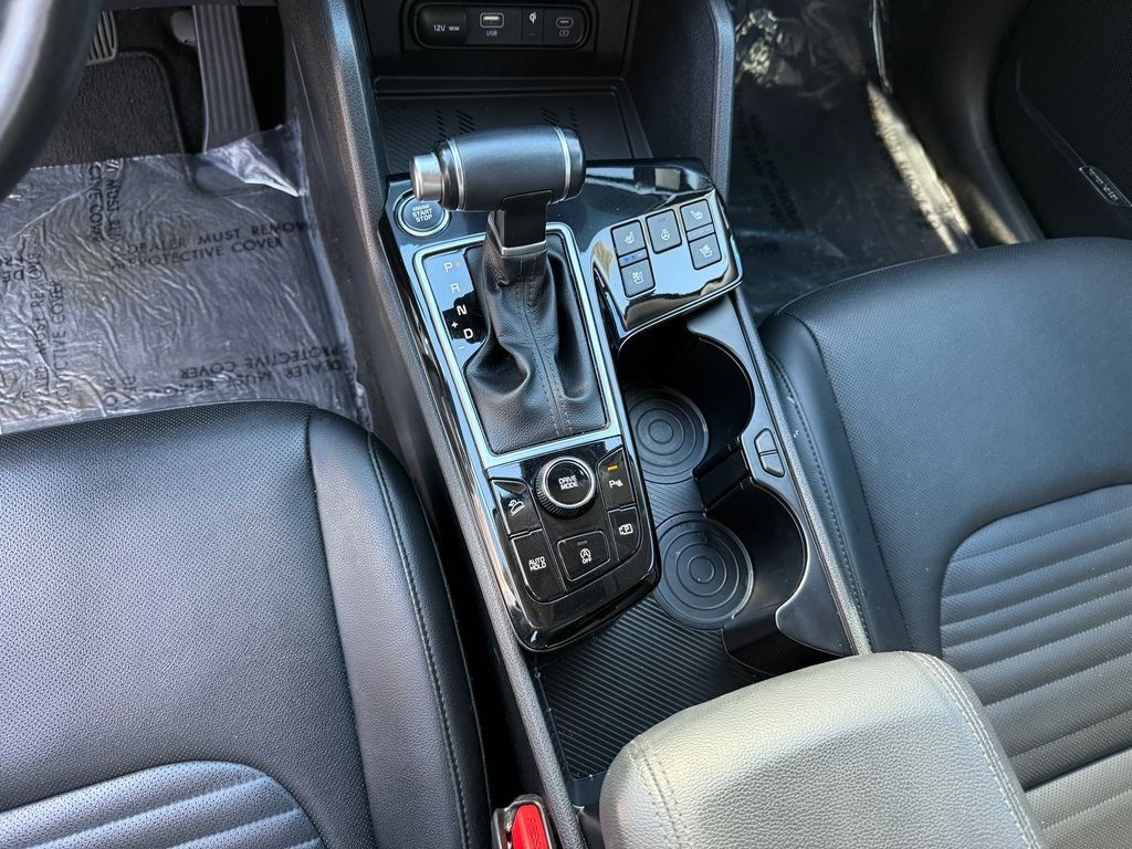 Used 2023 White Kia SX-Prestige image 26