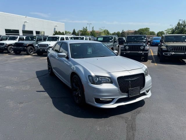 Certified Used 2022 Silver Mist Clearcoat Chrysler Touring image 6