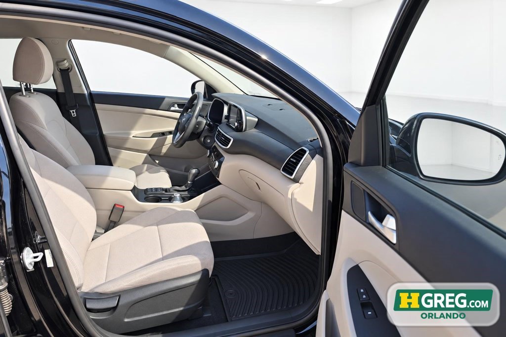 Used 2019 Black Noir Pearl Hyundai SE image 8